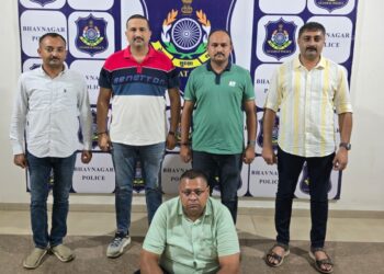 છેતરપીંડી વિશ્વાસઘાતના ગુન્હામાં નાસતાં-ફરતાં આરોપીને ઝડપી પાડતી  ભાવનગર લોકલ ક્રાઇમ બ્રાન્ચ