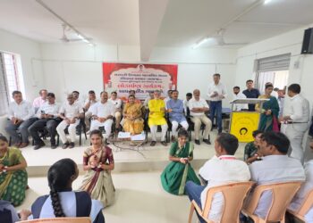 તળાજા સરકારી ઉચ્ચતર માધ્યમિક શાળા(વિજ્ઞાન પ્રવાહ) ના નવા શિક્ષણ સદનનું લોકાર્પણ કરતા કેન્દ્રીય મંત્રી શ્રીમતી નીમુબેન બાંભણીયા