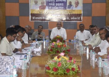 શિહોરની સર્વોત્તમ ડેરી ખાતે સહકાર રાજ્ય મંત્રી શ્રી જગદીશ વિશ્વકર્માના અધ્યક્ષસ્થાને “સહકારથી સમૃદ્ધિ” અંગે સમીક્ષા બેઠક યોજાઇ