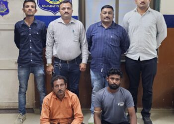 રૂ.૪,૩૫,૧૦૦/-ના શંકાસ્પદ મુદ્દામાલ કબ્જે કરી બે ઇસમોને પકડી પાડતી ભાવનગર લોકલ ક્રાઇમ બ્રાન્ચ