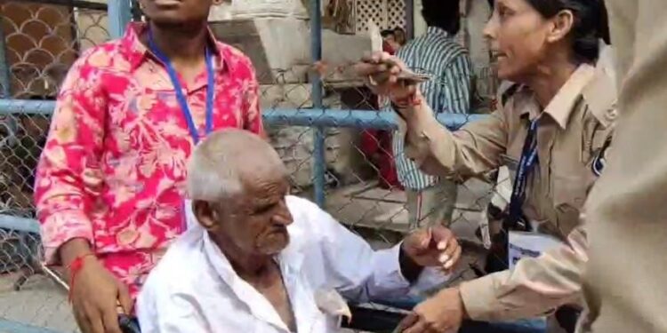 અંબાજી ખાતે ભાદરવી પૂનમના મેળામાં બનાસકાંઠા પોલીસની સુરક્ષા, માનવતા અને વત્સલયતા