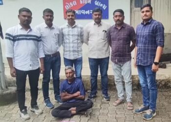 કુલ રૂ.૧૦,૧૮૩/-ના મુદ્દામાલ સાથે એક ઇસમને ઝડપી મંદિર ચોરીનો ગુન્હો શોધી કાઢતી ભાવનગર લોકલ ક્રાઇમ બ્રાન્ચ