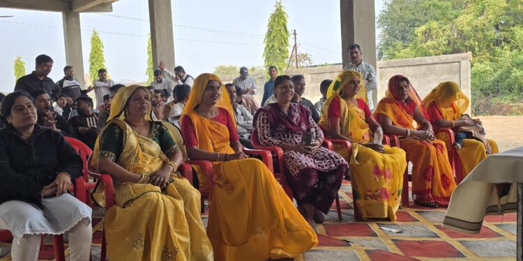 मंदसौर जिले के बालगुड़ा गांव में साबरकांठा जिला सहकारी दुग्ध उत्पादन सहकारी संघ लिमिटेड के द्वारा संचालित मंदसौर दुग्ध शीतकेंद्र द्वारा अमूल के प्रणेता डॉक्टर वर्गीश कुरियन के जन्म दिवस पर मिल्क डे का भव्य कार्यक्रम मनाया गया