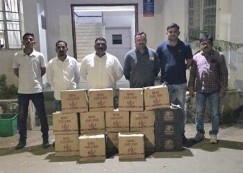 દાઠા પોલીસ સ્ટેશન વિસ્તારમાં ભાવનગર એલસીબી નો સપાટો ભારતીય બનાવટનાં ઇંગ્લીશ દારૂની બોટલ નંગ-૨૪૦ કિ.રૂ.૨,૬૫,૨૦૦/- નો મુદ્દામાલ ઝડપી પાડ્યો