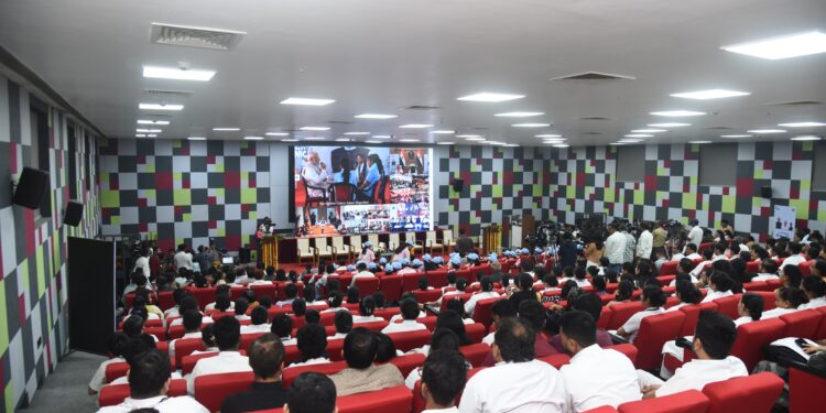 મુખ્યમંત્રી શ્રી ભુપેન્દ્ર પટેલે અમદાવાદ સોલા સિવિલ હોસ્પિટલથી નિ:શુલ્ક HPV રસીકરણ મહાઅભિયાનનો રાજ્યવ્યાપી પ્રારંભ કરાવ્યો