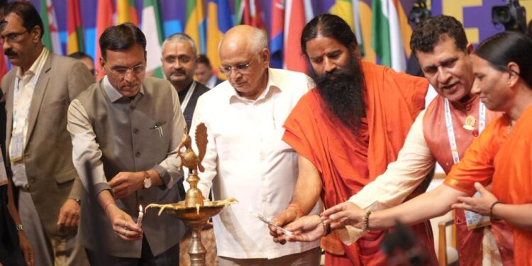 અમદાવાદમાં પ્રથમ વિશ્વ યોગાસન ચેમ્પિયનશિપનું ઐતિહાસિક આયોજન, યોગાસને વૈશ્વિક રમતગમતના મંચ પર ભરી મોટી ઉડાન